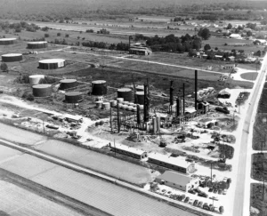 Meraux LA refinery construction 1953